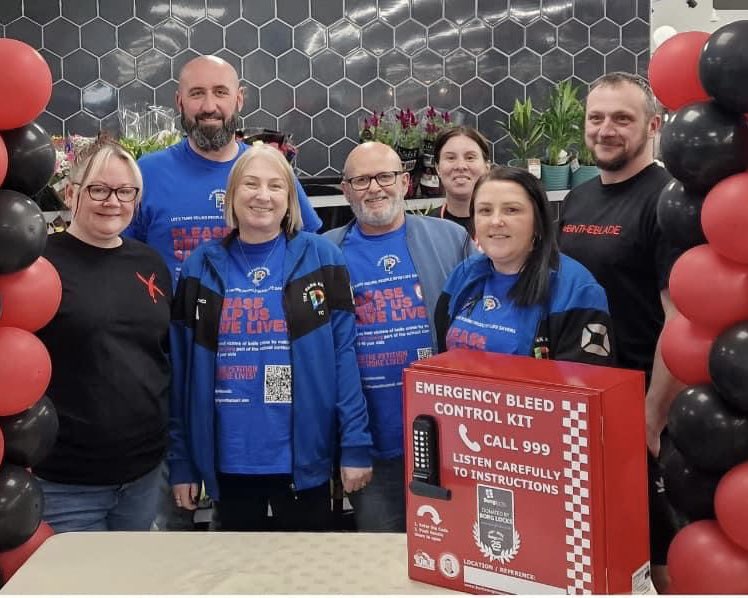 Good to see The Park Knowle FC and anti-knife crime campaigner Leanne Reynolds at Asda Whitchurch today, raising funds and awareness for more life-saving bleed kits across Bristol 👏