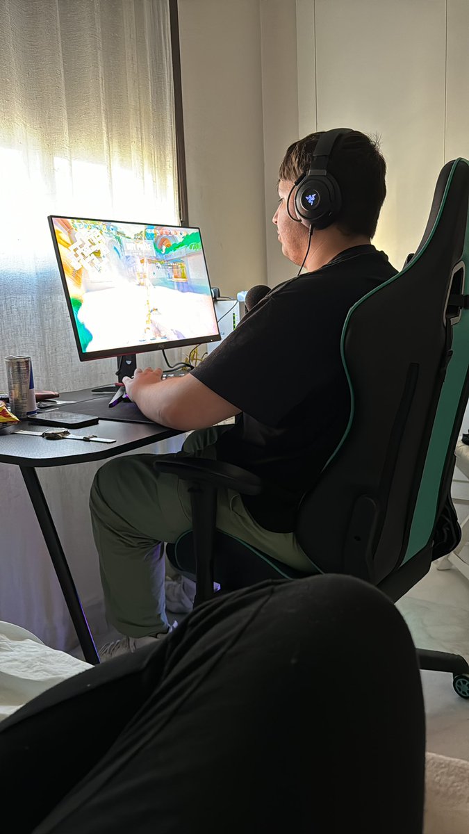Este hijo de puta me a robado el setup para jugar el CT 
Medio like y le desenchufo el internet en mitad del game
<a href="/Legarzz/">Legarzz</a>