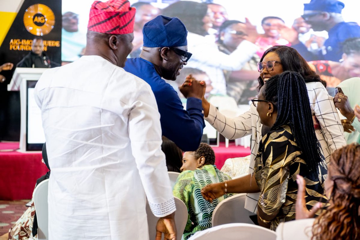 AigFoundation's tweet image. Our mission to inspire, connect, and transform Africa takes a step forward with the launch of our Alumni association. This exciting new chapter builds on our AIG Public Leaders Programme and AIG Scholarships&apos; success.
#inspiringleaders 
#aigalumni 
#aigimoukhuedefoundation