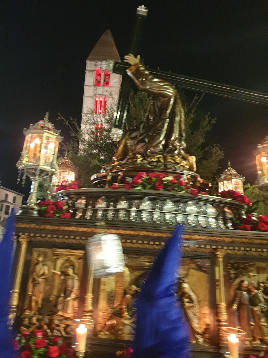 Viernes Santo. Valladolid. <a href="/jcssvall/">Junta de Cofradías de Semana Santa</a> <a href="/PiedadVLL/">Piedad Valladolid</a> <a href="/medinacelivll/">Hermandad del Santísimo Cristo Jesús de Medinaceli</a> <a href="/nazarenovall/">Cofradía J.Nazareno</a> <a href="/ExaltacionVa/">Cofradía Exaltación Valladolid</a>