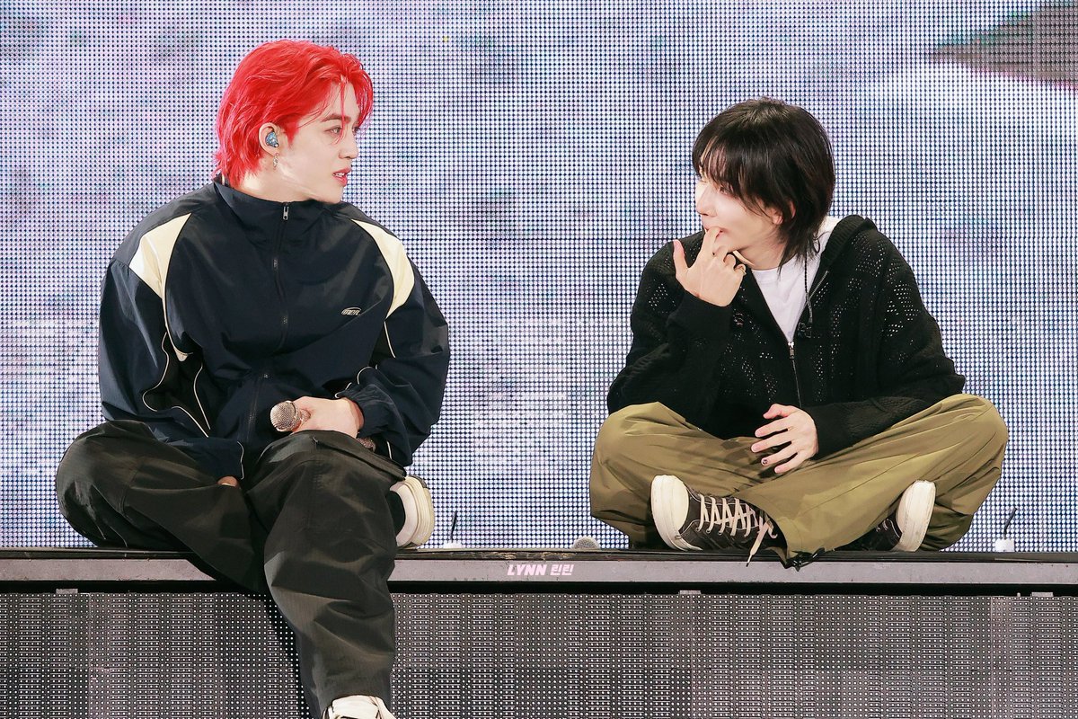 Scoups : yang ciptain kidult
Jeonghan : pecinta to you garis keras

Dua lagu hilang, tapi pemiliknya kembali pulang