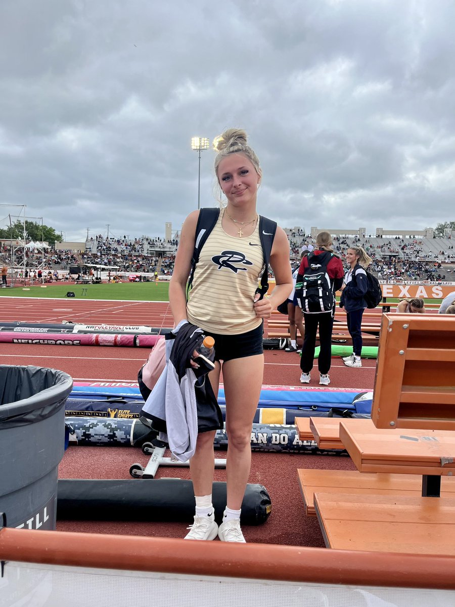 Congratulations to senior, Jacelyn Neighbors and sophomore, Tierany Neighbors! Jacelyn placed 2nd in Pole Vault A with a mark of 12-10! Tierany placed 3rd in Pole Vault B with a mark of 12-3! Great weekend for both girls at Texas Relays! #BetterTogether #oneRC