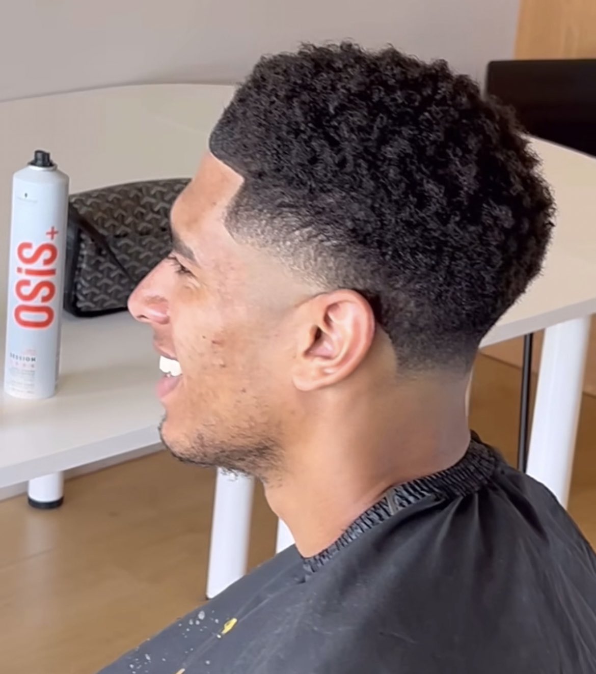 JBZ fan on X: "Jude Bellingham got his haircut from Camavinga's brother. 🤍 https://t.co/7OjYiA6kmn" / X
