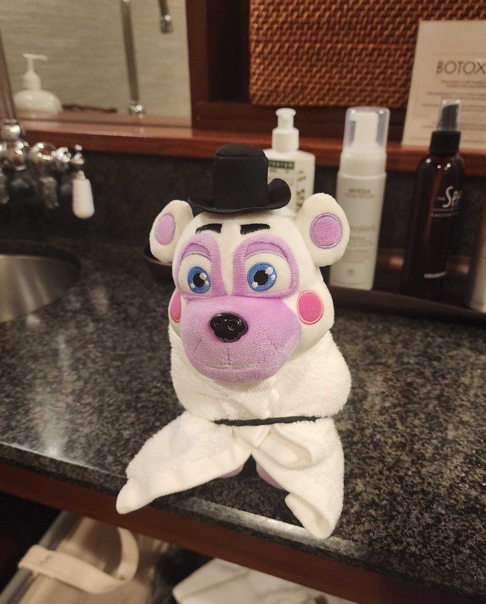 SteelWoolStudio's tweet photo. Helpy took a much-needed break from traveling and had a spa day 💆‍♂️✨ #WheresHelpy https://t.co/J2uAQw2gec