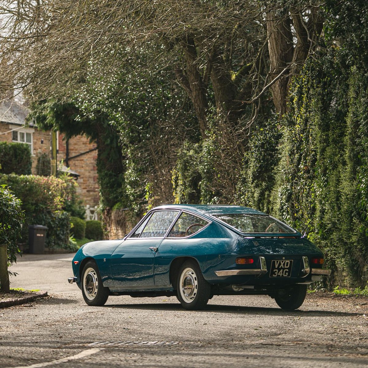 Iconic Auctioneers tweet media