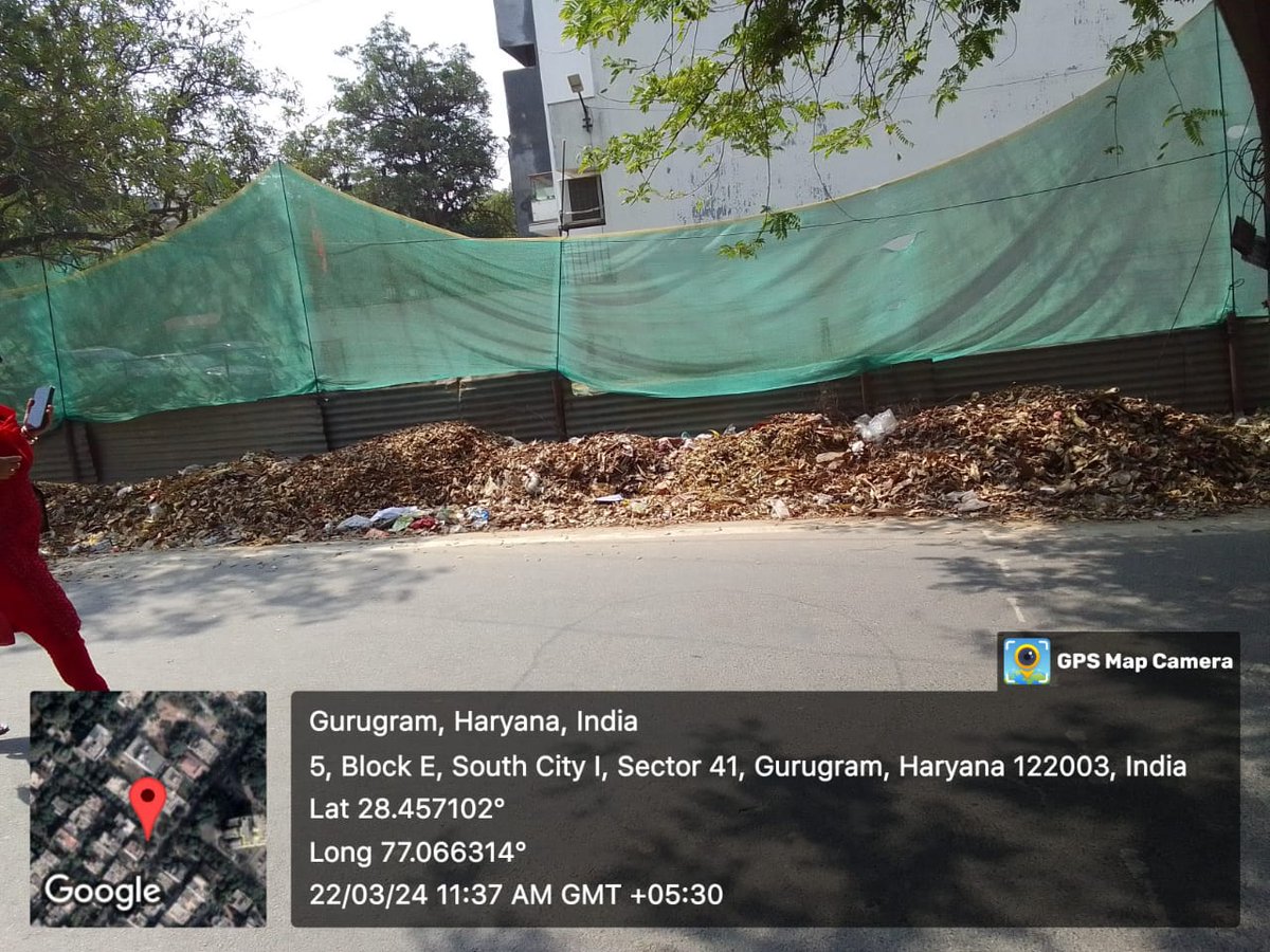 resident_scity1's tweet photo. @anu_prakash @MunCorpGurugram @cmohry @PMOIndia @NayabSainiBJP @narharibanger The above tweet shows photo of C Block South City-1. Many other photos of dirt/horticulture waste/leaves lying around in South City 1 at over 40 locations. Please help! Such unhygienic neighborhoods are root cause of infections and disease. @MunCorpGurugram https://t.co/a7ydG6kNaA