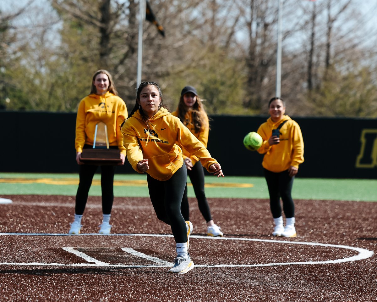 Emilie brought the heat 🔥 🥎 Good luck @iowasoftball in their games against Michigan St. #Hawkeyes