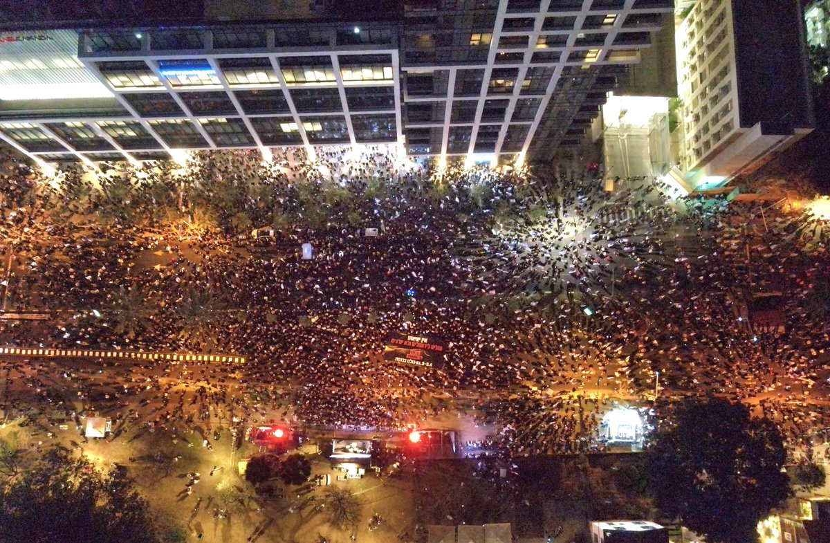 #TelAviv right now: Throngs of anti-govt protesters calling for the immediate ousting of @Netanyahu, a and new elections. #GazaWar