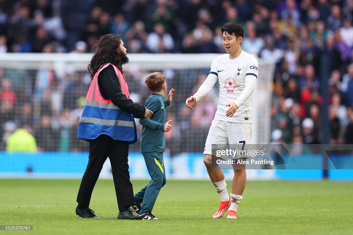 sonnyy07's tweet image. 관중 난입했나봄ㅋㅋ