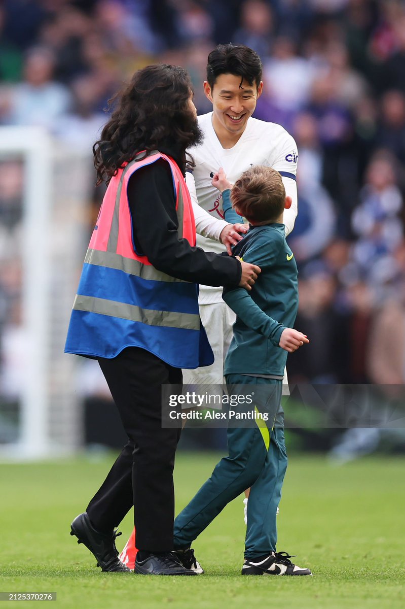 sonnyy07's tweet image. 관중 난입했나봄ㅋㅋ