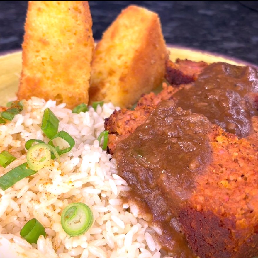 Yes, Virginia there is one ultimate meatloaf ⚜️
#gator #andouille #meatloaf #rosemary #thyme #gravy #sweetcornbread #menuspecial #cajuntwist #comfortfood #nomnom #alligator #foodiechats #philly #bestfoodphilly #phillyfoodies #eaterphilly