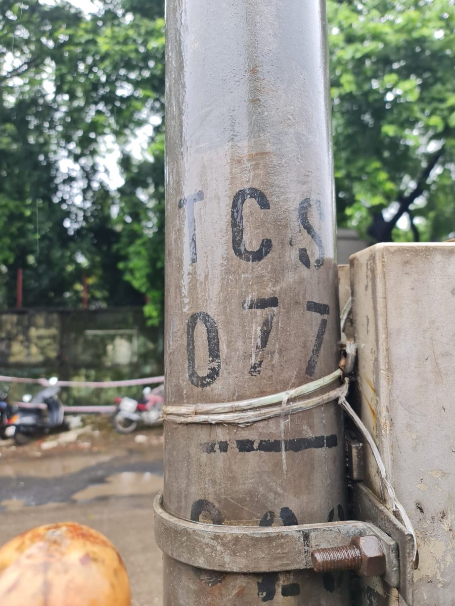 ubaidsayyd's tweet photo. @AdaniOnline @AlertCitizen5 @CMOMaharashtra @Adani_Elec_Mum from last 4 days street lights of GMLR Road in front of sahara hotel near pravasi Indu estate not working, please clear this problem as soon as possible. https://t.co/GNobLi5F3P