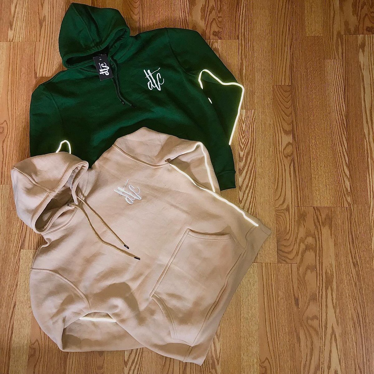 kev_onechain's tweet image. The Flood is here‼️ Catch The Wave V.2 Sweatsuits 🌊 and our DTC bucket hats are officially on sale via DM! $80 for the Sweatsuits &amp;amp; $20 for the bucket hats! Very limited quality so get them before they sell out‼️ #DeeperThanTheCloth #Pittsburgh #NewYork #DC #Fashion #Business