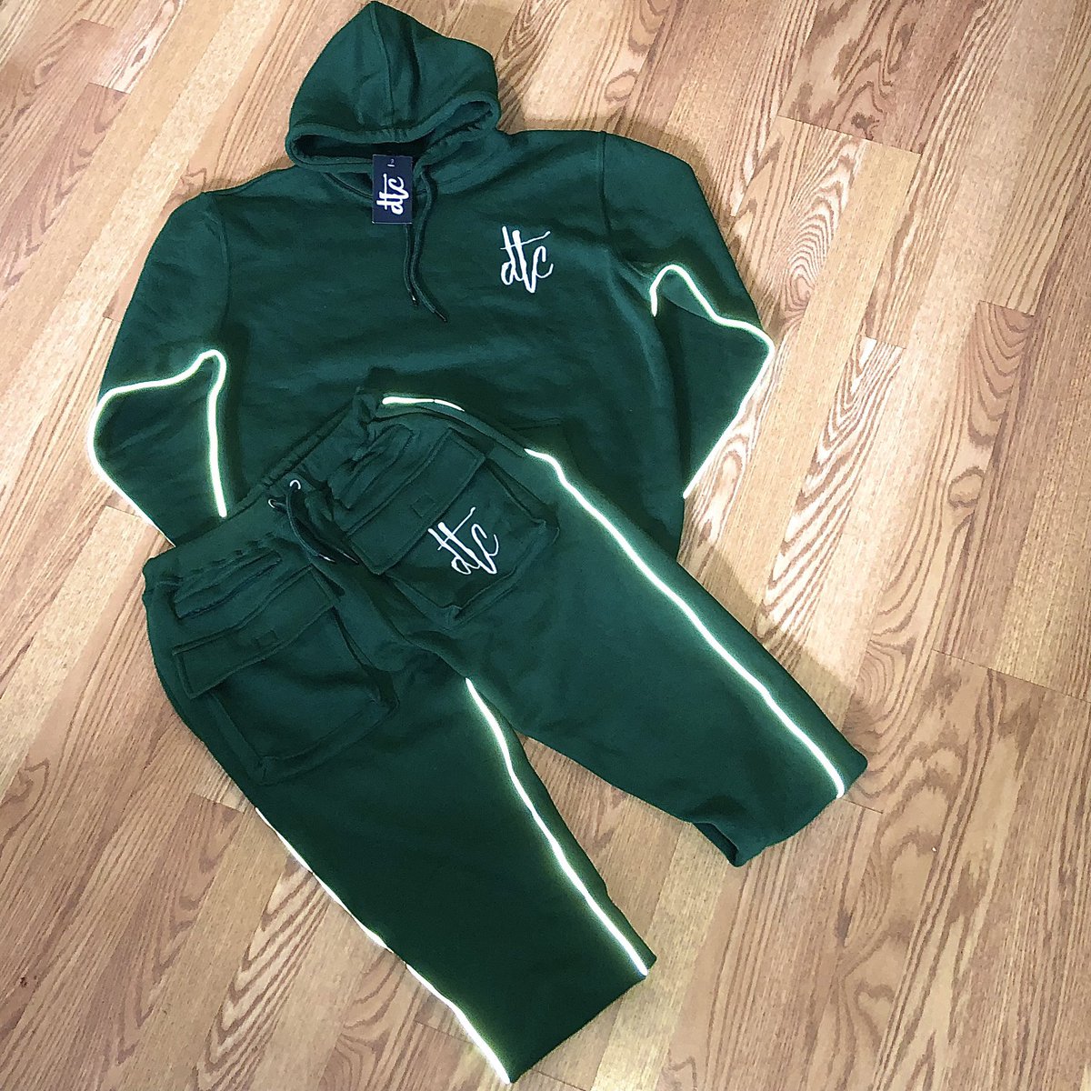 kev_onechain's tweet image. The Flood is here‼️ Catch The Wave V.2 Sweatsuits 🌊 and our DTC bucket hats are officially on sale via DM! $80 for the Sweatsuits &amp;amp; $20 for the bucket hats! Very limited quality so get them before they sell out‼️ #DeeperThanTheCloth #Pittsburgh #NewYork #DC #Fashion #Business