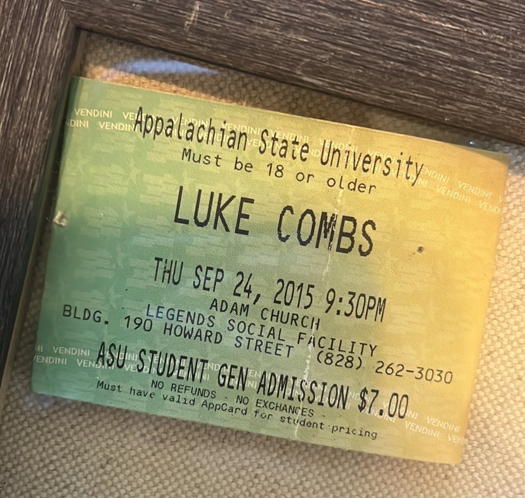 $7 to see <a href="/lukecombs/">Luke Combs 🎤</a> is crazy