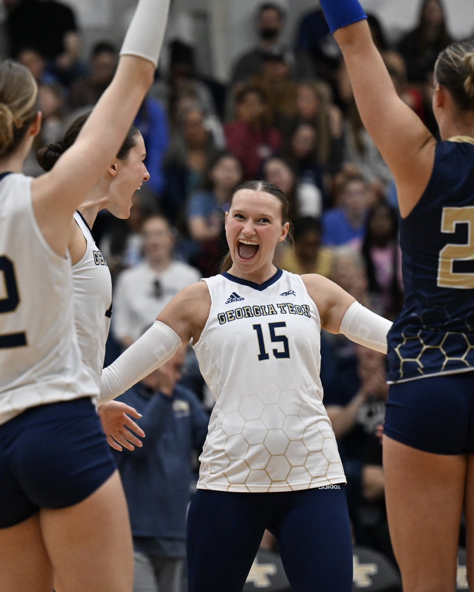 A 𝓗𝓮𝓵𝓵𝓾𝓿𝓪 day in O’Keefe 😊 The Jackets take down Tennessee, Virginia AND Auburn for an undefeated Atlanta Classic! #StingEm x #PointTech