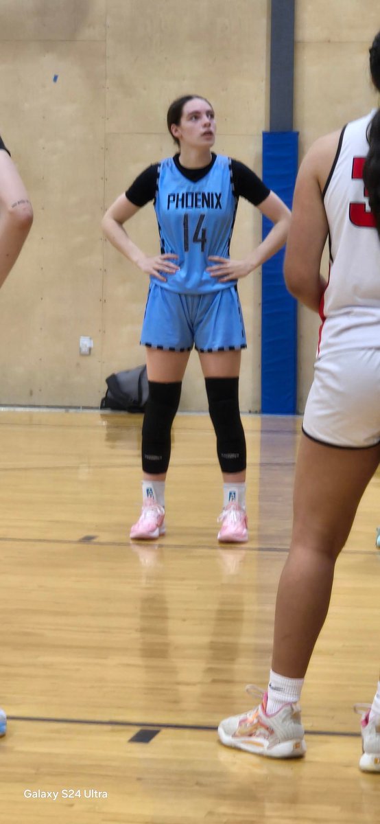 Loving the midrange pull-up today from @CaeleighRogers , well her intensity needs to be mentioned as well.@PGHTexas @PrepGirlsHoops @phoenixselect @riseuptrnaments #TipOffClassic