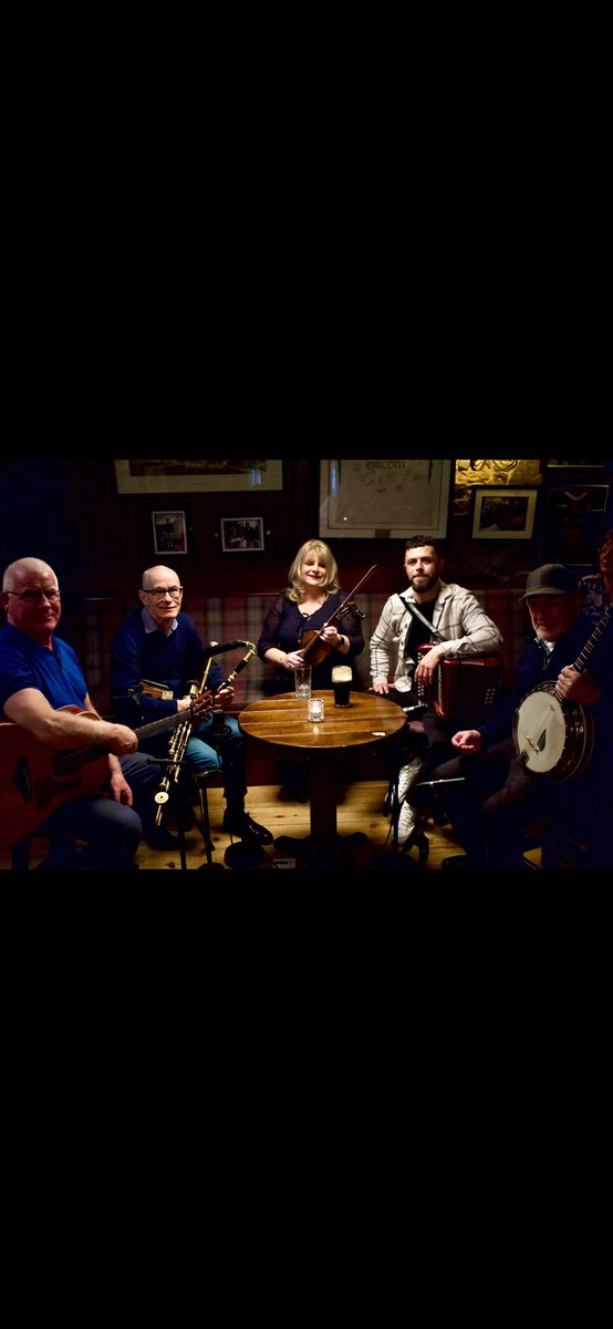 geantraitg4's tweet image. Cáisc shona daoibh go léir! 🐰Oíche amárach beimid ag triail ar P. Clarke’s san Uaimh do chlár deireanach na sraithe 🎶🎻

Happy Easter! Tomorrow night the series finale of Geantraí will be coming to you from P. Clarkes, Navan ✨

🔔Dé Domhnaigh - Sunday
⏰23.15

@TradTG4 @TG4TV