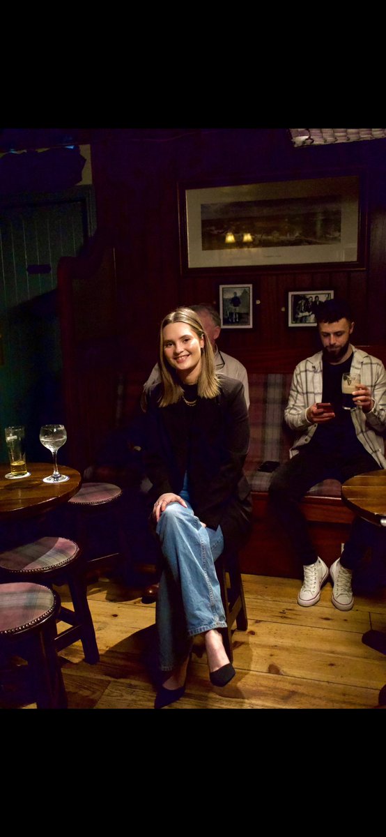 geantraitg4's tweet image. Cáisc shona daoibh go léir! 🐰Oíche amárach beimid ag triail ar P. Clarke’s san Uaimh do chlár deireanach na sraithe 🎶🎻

Happy Easter! Tomorrow night the series finale of Geantraí will be coming to you from P. Clarkes, Navan ✨

🔔Dé Domhnaigh - Sunday
⏰23.15

@TradTG4 @TG4TV