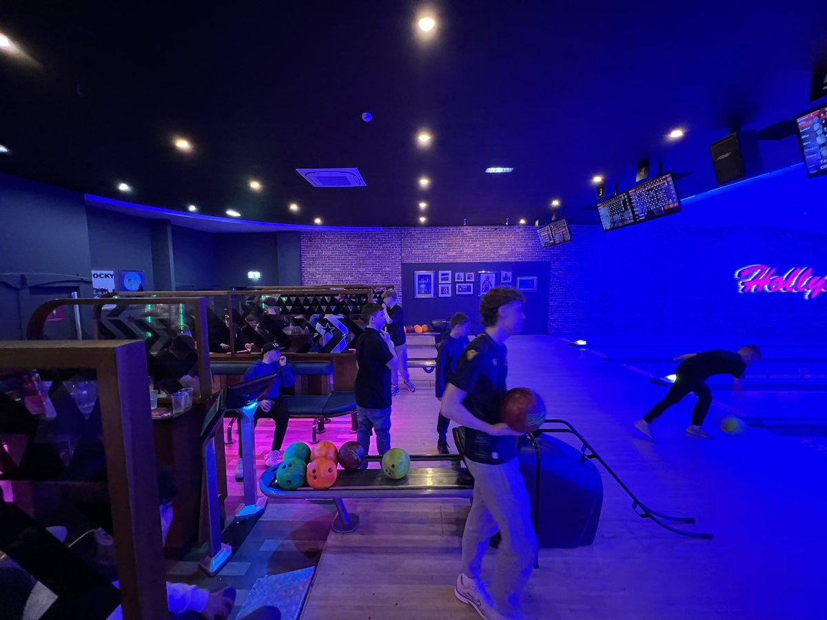HarrisAcademyPE's tweet image. Lots of fun at the bowling this evening 🎳 

@HarrisAcDundee 
@PremExperience