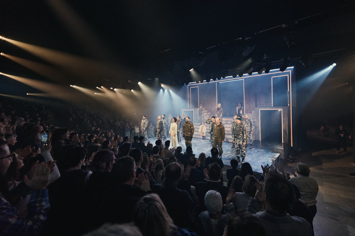 Macbeth_theshow's tweet photo. #MacbethTheShow company takes their final bow.

Congratulations to everyone who has made this show possible, and thank you to the incredible audiences who have shared this journey with us.
 
📸: Emilio Madrid https://t.co/SOvBuz3H1g