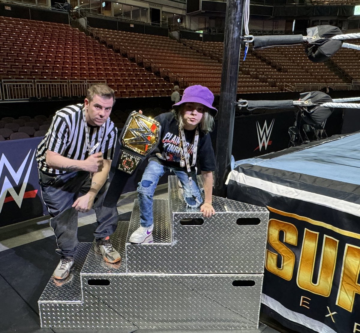 TheRealSLiCKO's tweet photo. @WWE #wwemanchester https://t.co/NKH5S4WGK4