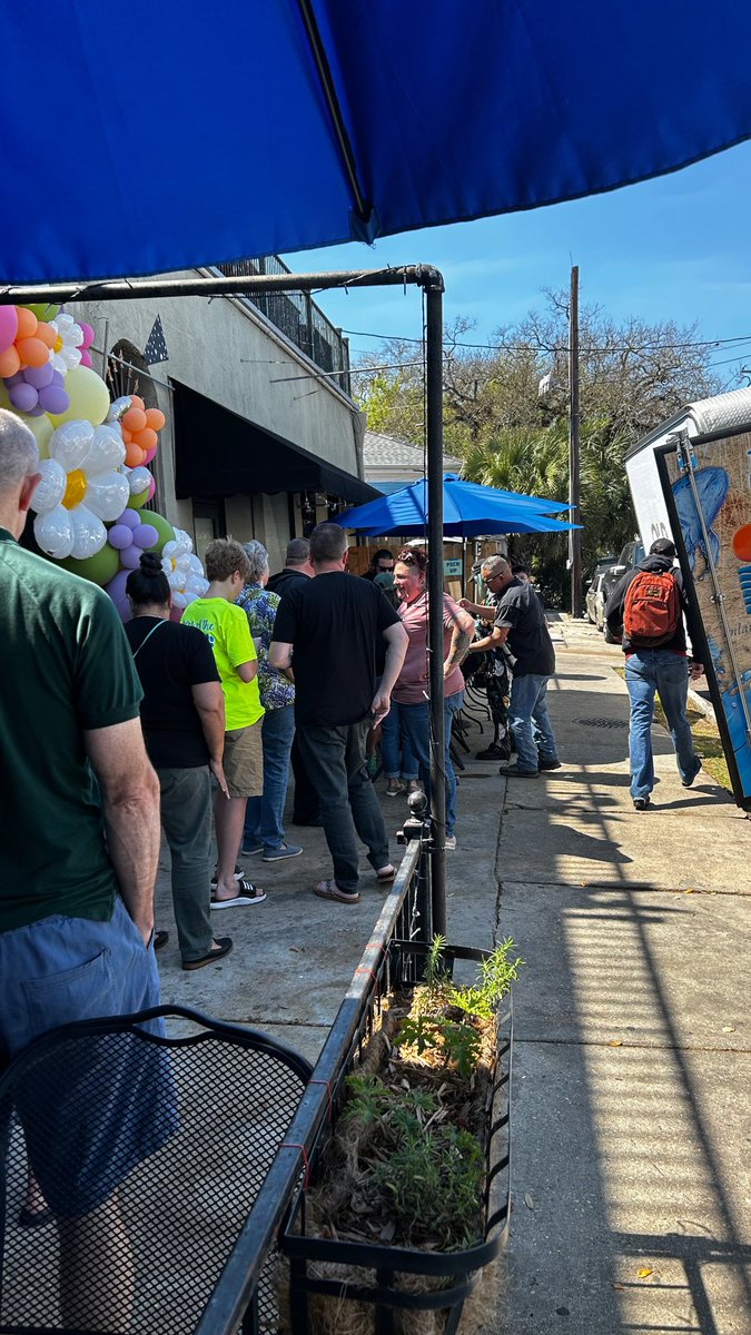 A very special shout out to all the volunteer delivery drivers.  So many showed up that we actually had too many at one point. Thank you! 1500 people are eating Easter dinner tomorrow because of everyone who helped. Drivers, donators, volunteers and staff. Thank you! #FeedTheKids