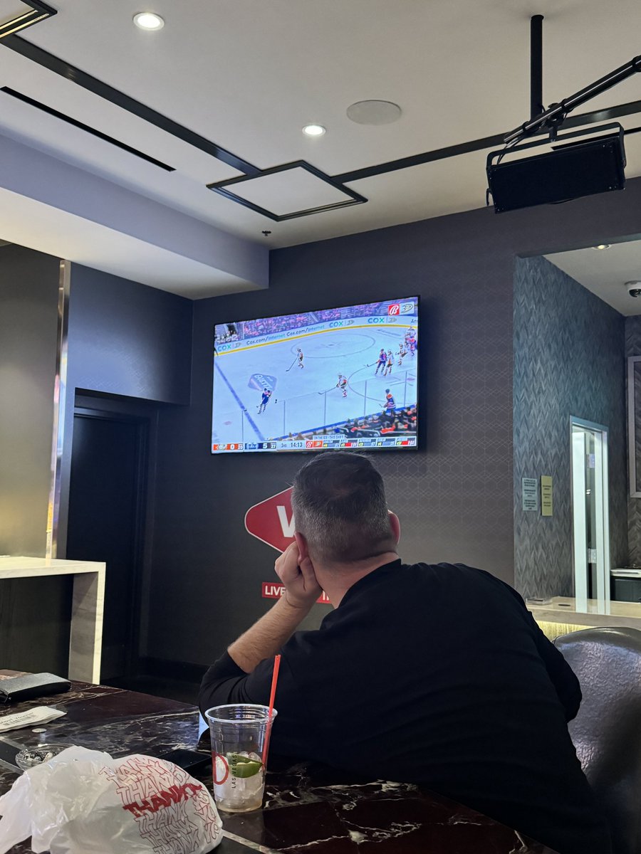 Hey <a href="/theDlasvegas/">the D Casino Hotel</a> you guys are amazing! Walked all over Fremont trying to find the <a href="/EdmontonOilers/">Edmonton Oilers</a> game and you guys turn it on for us! 🍻 
The Big D turning us on 😂