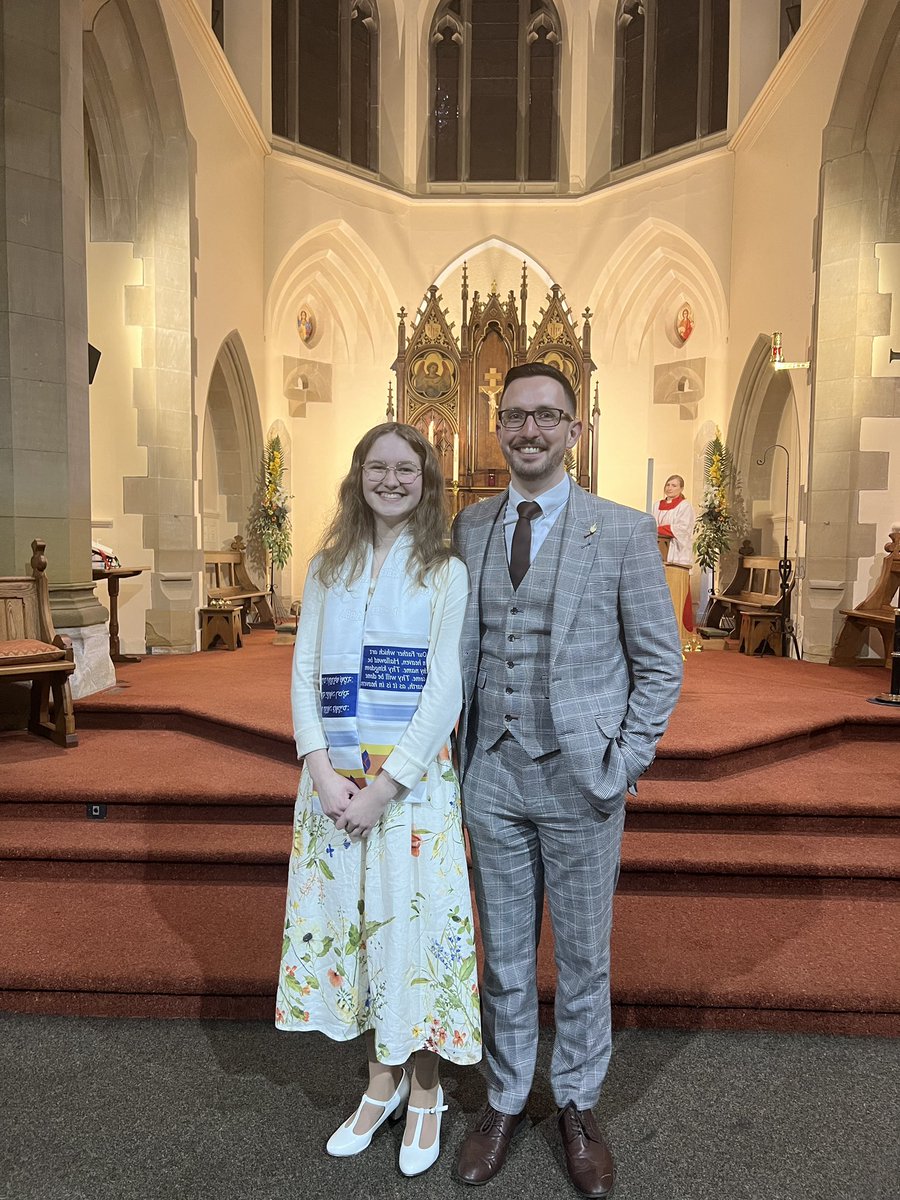 StWilfridsCHS's tweet photo. A beautiful Easter Vigil at St John the Baptist this evening. Congratulations to Elizabeth Fake who, with the support of her sponsor Mr Kevin Beck, completed her Confirmation and received her first Holy Communion. 🙏😇#sourceandsummit #receivedintothechurch https://t.co/lWE2zBnHW5