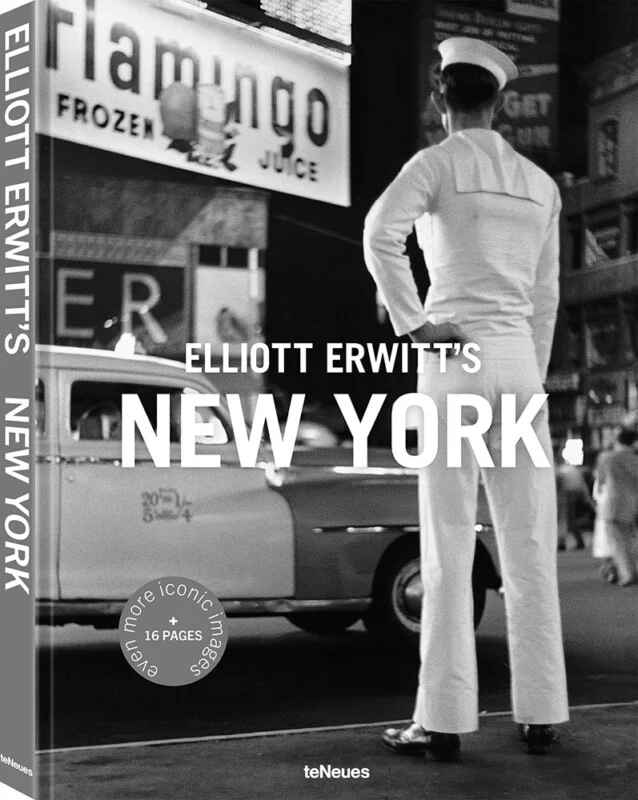 #NewYorkCity as captured by #ElliottErwitt zorz.it/4bMOgKr | #MattGrowcoot #BlackAndPhotography #NewYork #BigApple #HumorousImages #Manhattan #StreetPhotography #ElliottErwittsPhotoStudio