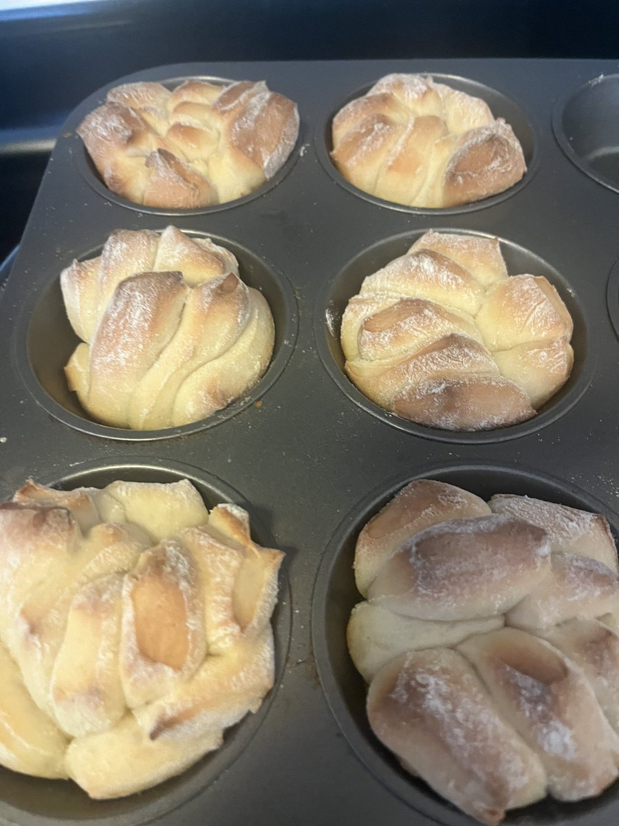 DEACTIVATED tweet media