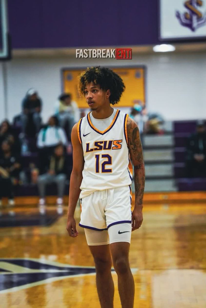 RayvonSmith1's tweet photo. Times like this I miss hoopin😭🤦🏽‍♂️ https://t.co/mOcePf3GON