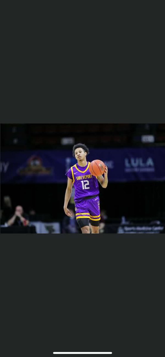 RayvonSmith1's tweet photo. Times like this I miss hoopin😭🤦🏽‍♂️ https://t.co/mOcePf3GON