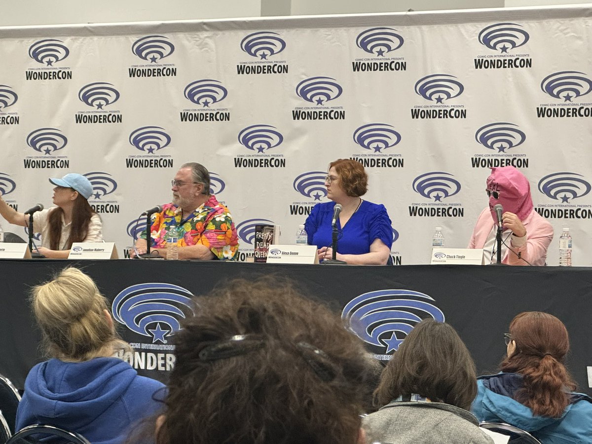 Great #Wondercon panel on creative writing and characterization with @JonathanMaberry @ChuckTingle Alexa Donne & Liz Kerin. “You can turn the dial down but never off” - in regards to having some aspects of one’s self reflected in the characters.