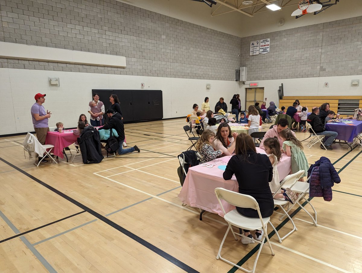 Merci aux plus de 75 enfants qui ont participé à notre petite fête de Pâques!  Merci à nos partenaires Centre Communautaire Francophone de Sarnia, La Ribambelle et  sans oublier nos nombreux bénévoles!   Tellement agréable de voir autant de monde s'amuser en français!