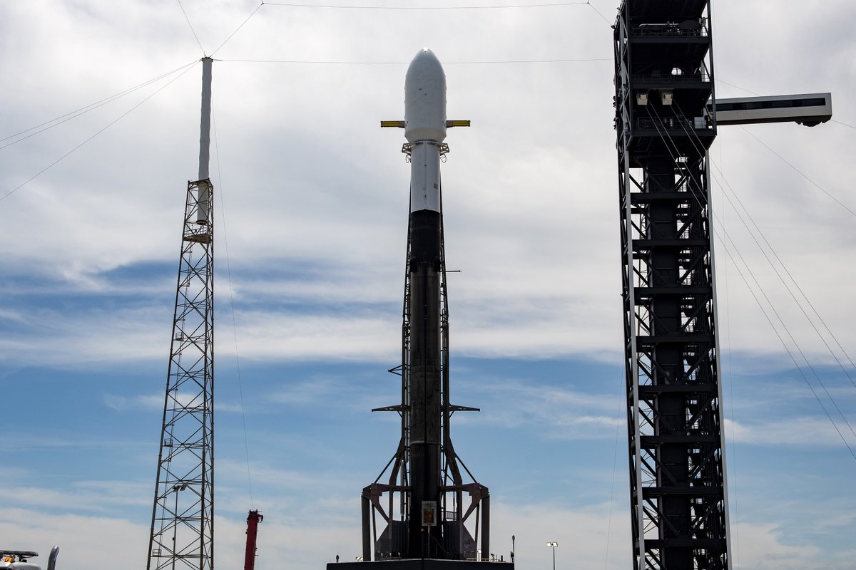 SpaceX's tweet image. Today's first mission complete. Up next: Falcon 9 is targeted to launch @Starlink satellites to orbit from pad 40 in ~2.5 hours → spacex.com/launches/missi…