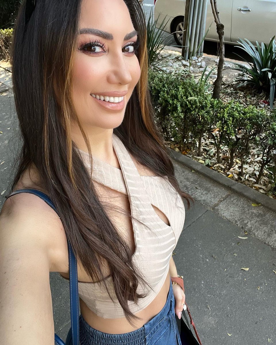 C’è una personale Pasqua di Resurrezione nella vita di ciascuno di noi.
Hay una personal Pascua de Resurrección en la vida de cada uno de nosotros. 
O no??
Buona Pasqua ✨Feliz Pascua 

#HappyEaster