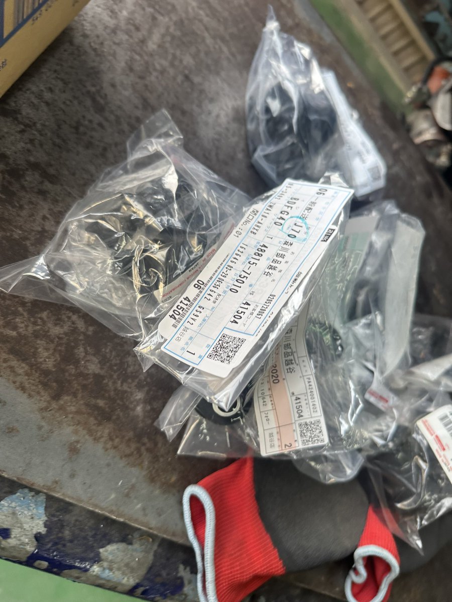 kazama2026's tweet photo. 通勤車/営業車と1番のお気に入りな
レクサスCTリフレッシュチューンw
スタビリンクにスタビブッシュ変えたら激変!嫌なコトコト音全て消えたw
あと5年は乗れる‼︎
#lexus #lexusct #rays #yokohamarubaker
#kazamaauto https://t.co/Ign5uzj7Rx