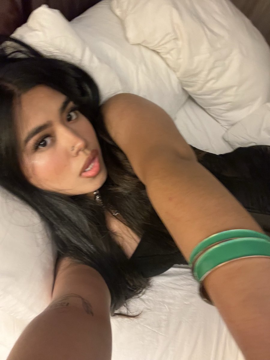 iheartthecure2's tweet photo. Me being a beautiful amazing gorgeous Mexican princess! https://t.co/IfjqwnIfCH