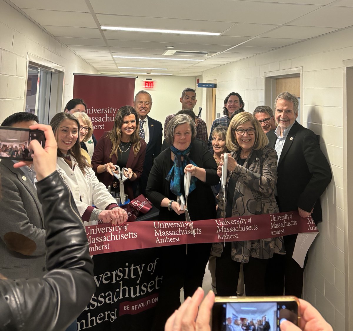 Very special to be @ @UMassAmherst w/ @repkatehogan + the Special Commission on Ag. in the 21st C. Glad to learn from @UMassChancellor, @UMassext, @USDA, @BristolAggie, @teagasc + more. Glad to celebrate new capacity to help w/ health soil across MA w/ @MassDeptAgr + more.