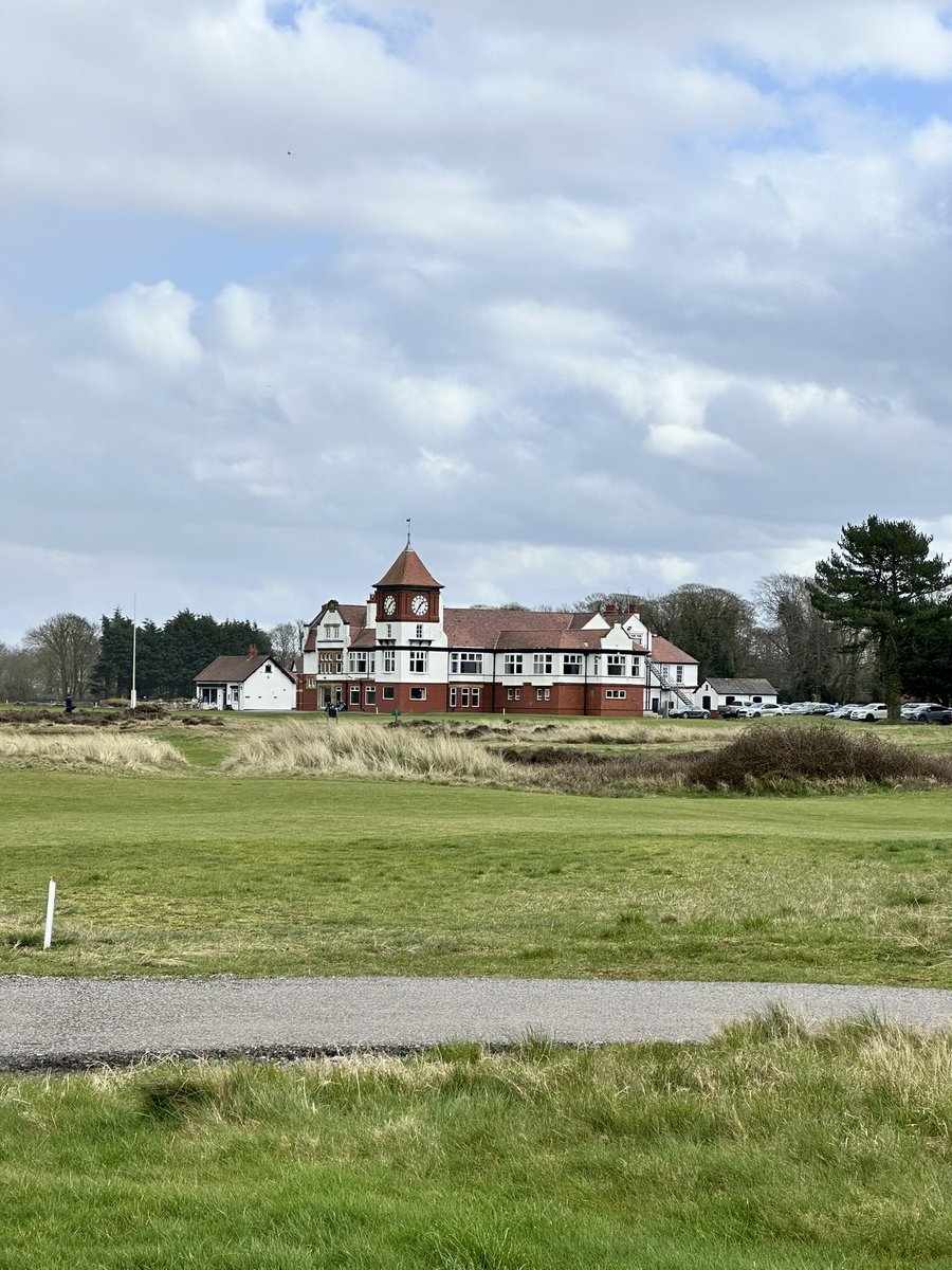 What a place - gone well up the list on my favourite courses!  A traditional golf club that get the balance right between the past and the now imo ⛳️ #top100golfcourses #golflists