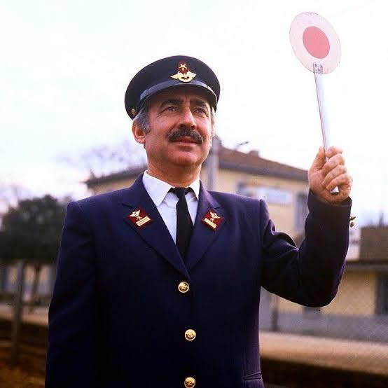 AKP'ye hiç oy vermedim siz de vermeyin.

#AKPyeOYvermeyin