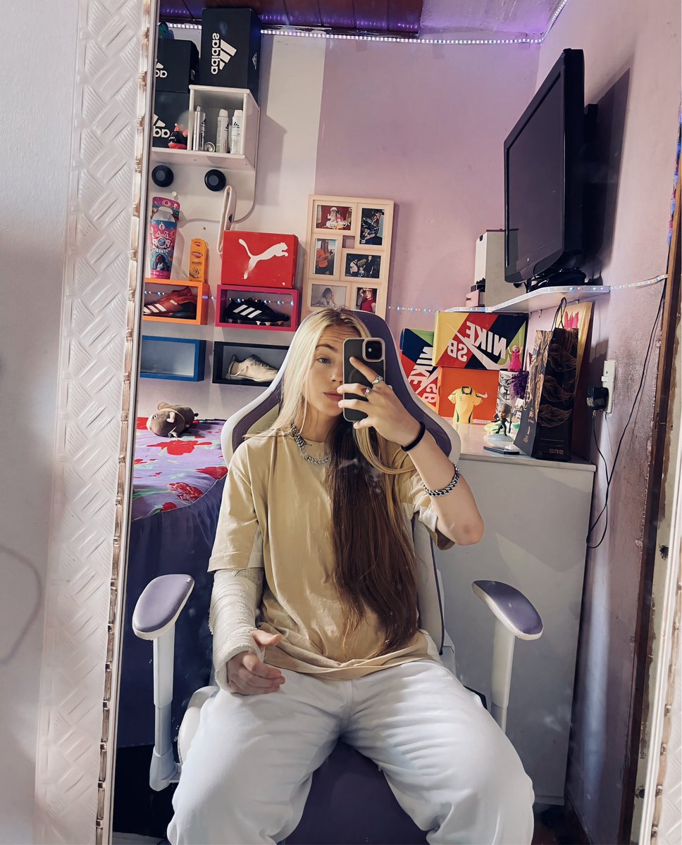 esse gesso quebrando meu estilo 😭