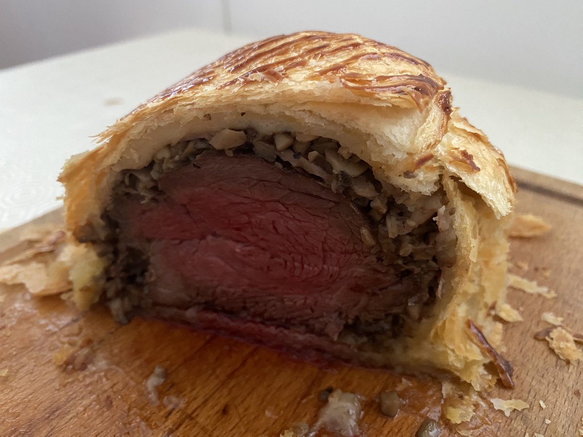 Home made #BeefWellington for dinner tonight. 😋