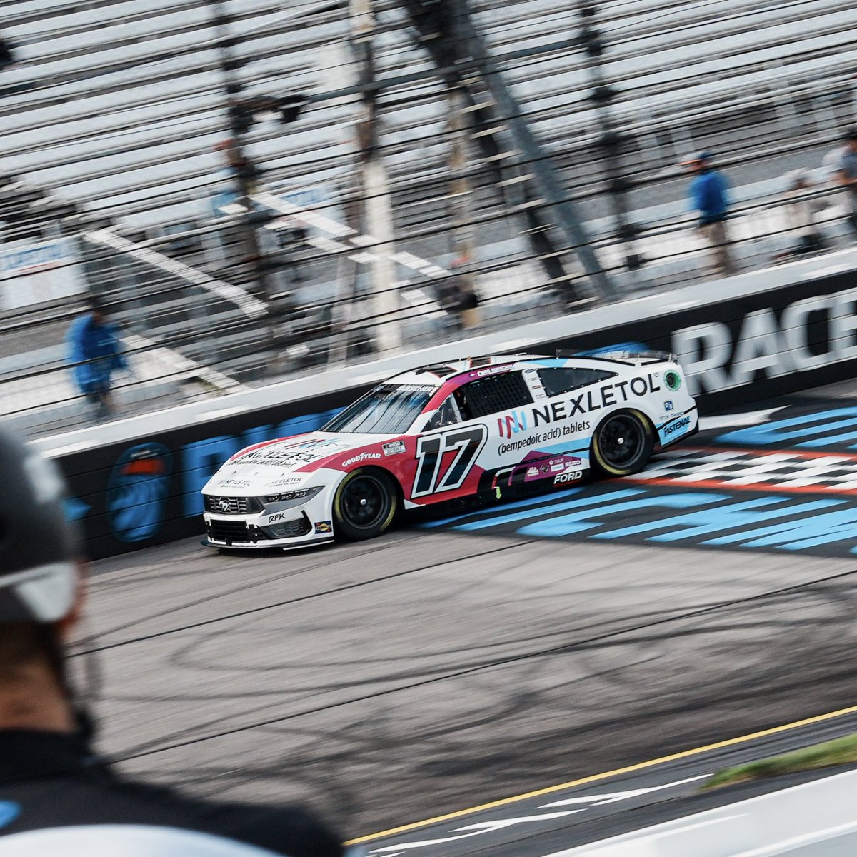 Rolling off P14 tomorrow for the Easter Bunny 400. Our @FordPerformance Dark Horse is feeling good, looking forward to getting it under the lights 👍🏼