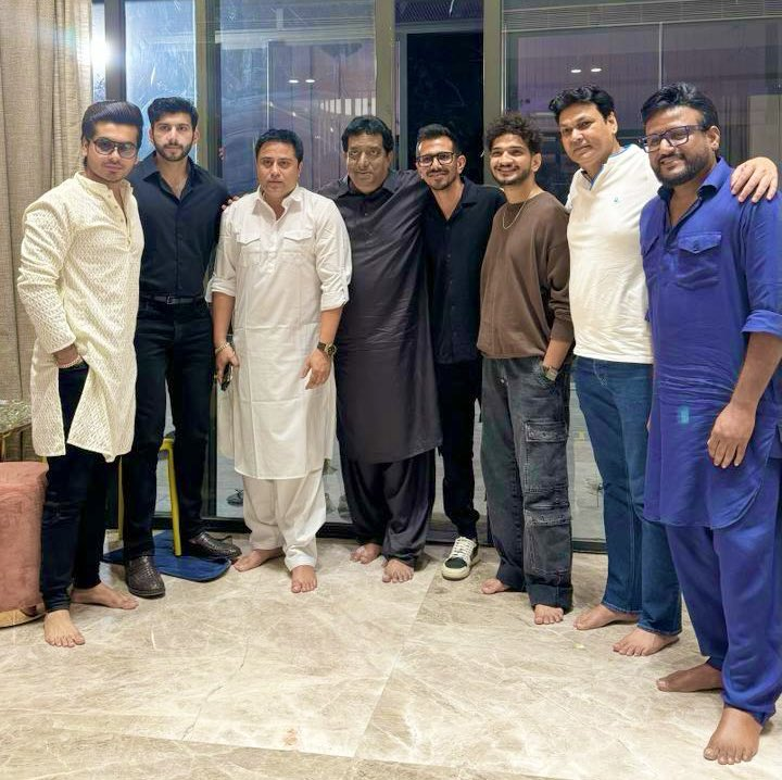 #MunawarFaruqui with #YuzvendraChahal and other freinds.