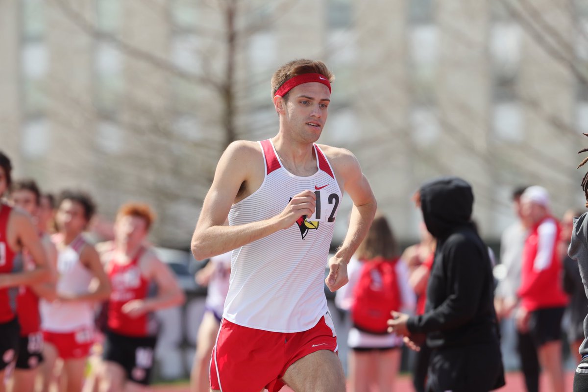 🚨PR Alert🚨 

Senior Tyler Polak takes 8th in the 1,500 with a new personal-best time of 3:59.96!