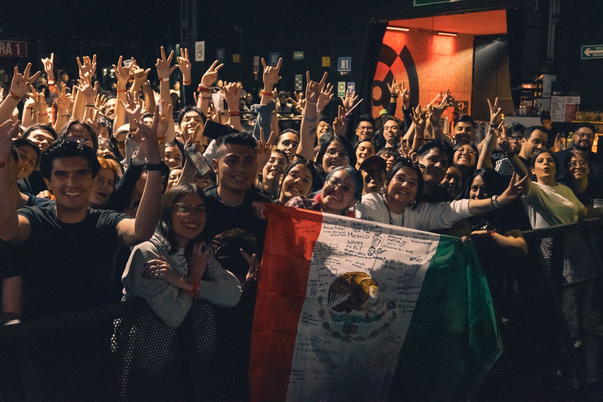 :: 'Hands down one of the best crowds in the entire fucking world' Thank you Guadalajara 🇲🇽 Photos by Yorch Gómez ::