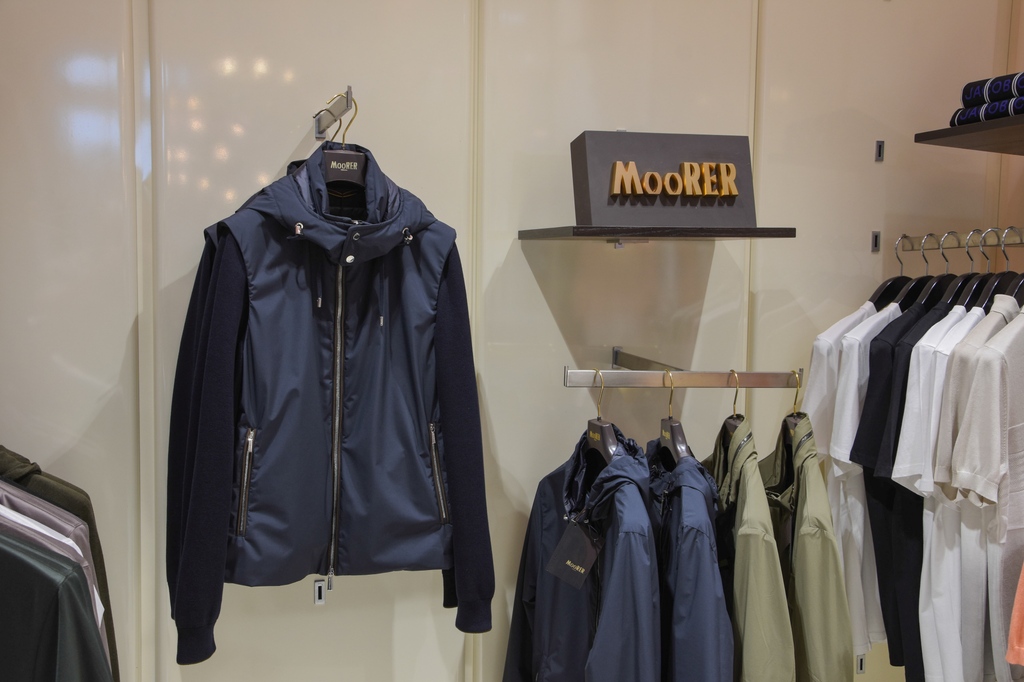 Uniontwentytwo's tweet photo. MooRER Spring Summer Jackets are looking 🧊 Jacob Cohen Fade weave polo’s available in a few different colours 👌.
_____________
#union22 #moorer #jacobcohen #ss24 #mensweardaily https://t.co/rqlIUvahCc