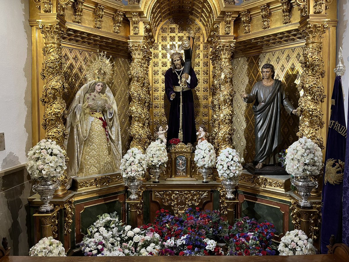 | Sábado de Gloria | Tras la Estación de Penitencia del pasado Viernes Santo, ya se encuentran en su capilla Nuestros Sagrados Titulares aguardando la celebración de la Pascua de Resurrección.

#NazarenoLinares